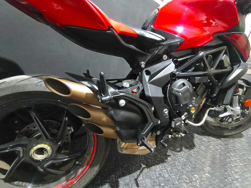 MV Agusta Brutale 800 Rosso (2021 - 23) (3)