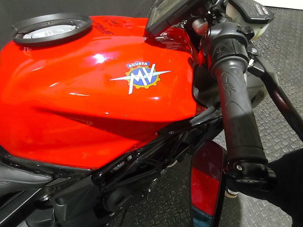 MV Agusta Brutale 800 Rosso (2021 - 23) (5)