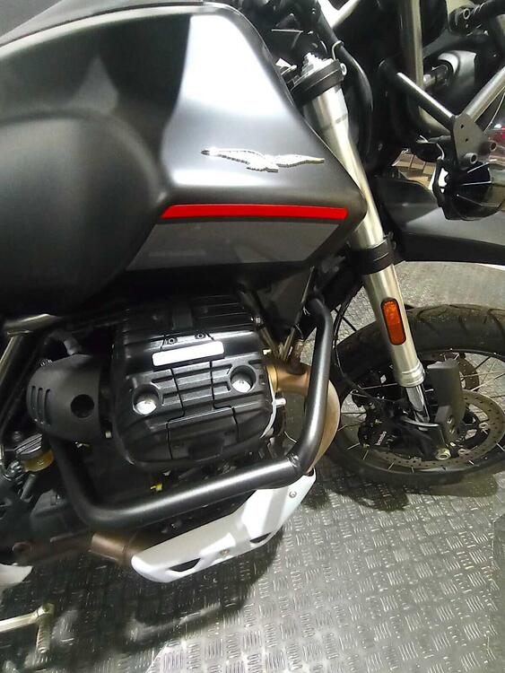 Moto Guzzi V85 TT (2021 - 23) (4)