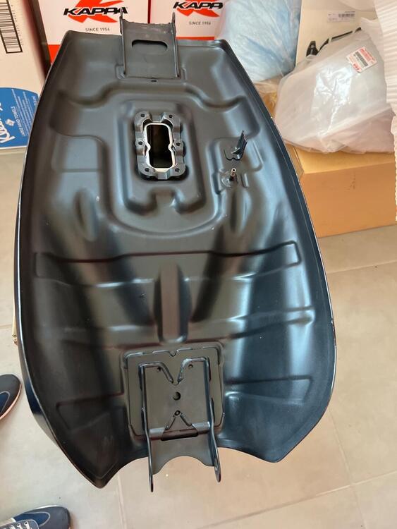 Serbatoio Brixton Crossfire 500 nuovo (5)