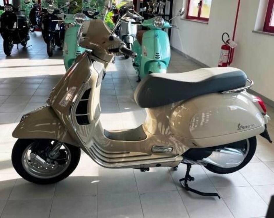 Vespa GTS 300 (2023 - 24)