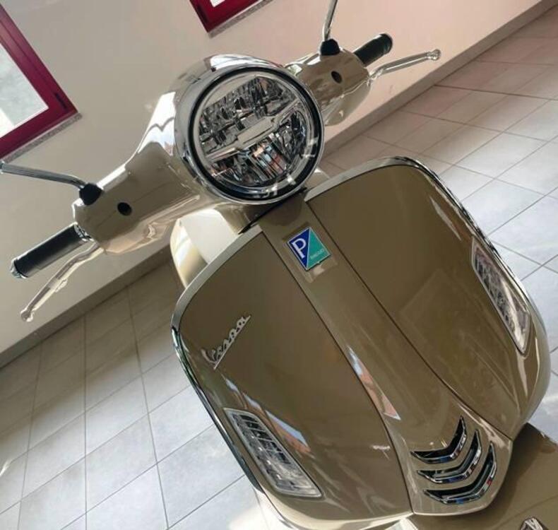 Vespa GTS 300 (2023 - 24) (2)