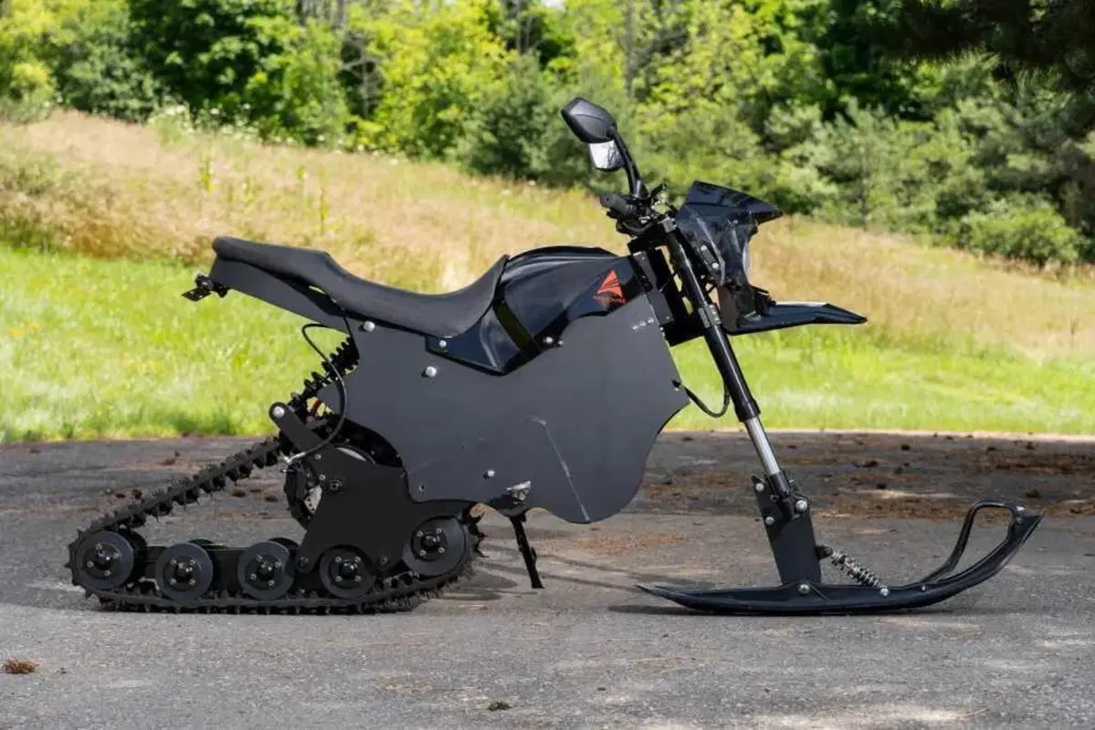 Avvenire Combat: la moto elettrica che non sapevi di volere! (2)