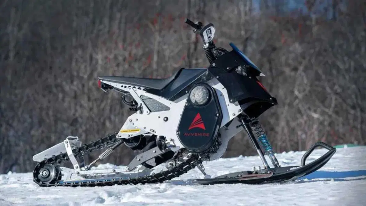 Avvenire Combat: la moto elettrica che non sapevi di volere! (8)