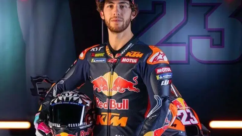 MotoGP 2025. Enea Bastianini: "Tra Ducati e KTM niente paragoni. La convivenza tra Marc Marquez e Pecco Bagnaia? Non catastrofica, ma le battaglie in pista possono cambiare le cose" [VIDEO]