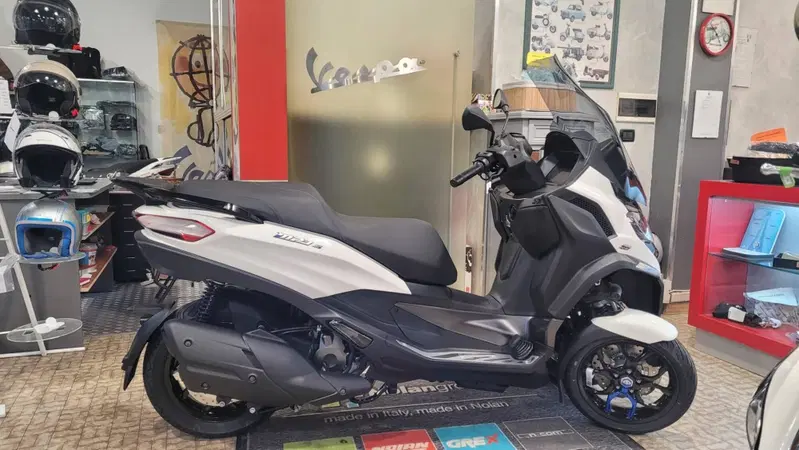 Piaggio MP3 400 Sport Hpe (2025 - 26) (3)