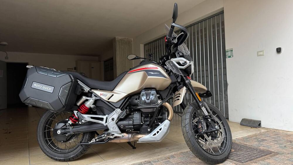 Moto Guzzi V85 TT Travel (2024 - 25)