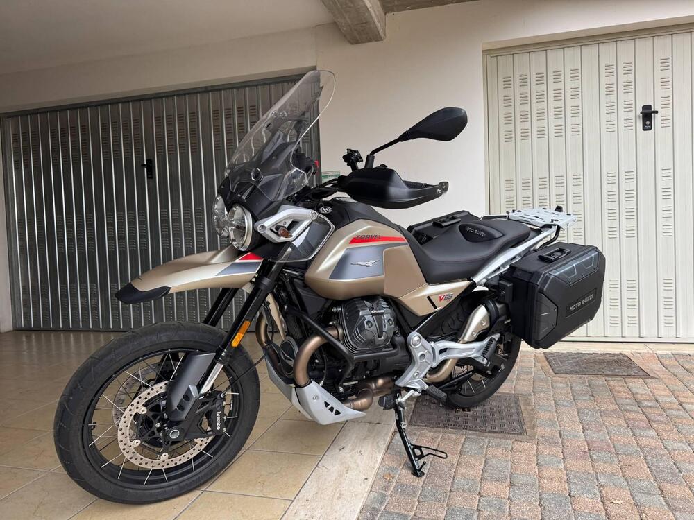 Moto Guzzi V85 TT Travel (2024 - 25) (5)