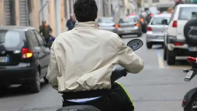 No casco, no benzina. Ecco l'ultima proposta del Governo greco