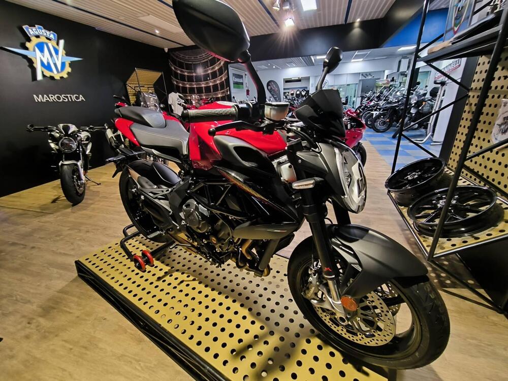 MV Agusta Brutale 800 R (2023 - 25) (2)