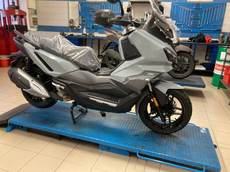Sym ADX 300 (2024 - 26) (5)