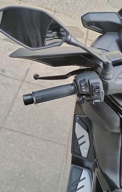 Yamaha X-Max 300 Tech Max (2021 - 24) (5)