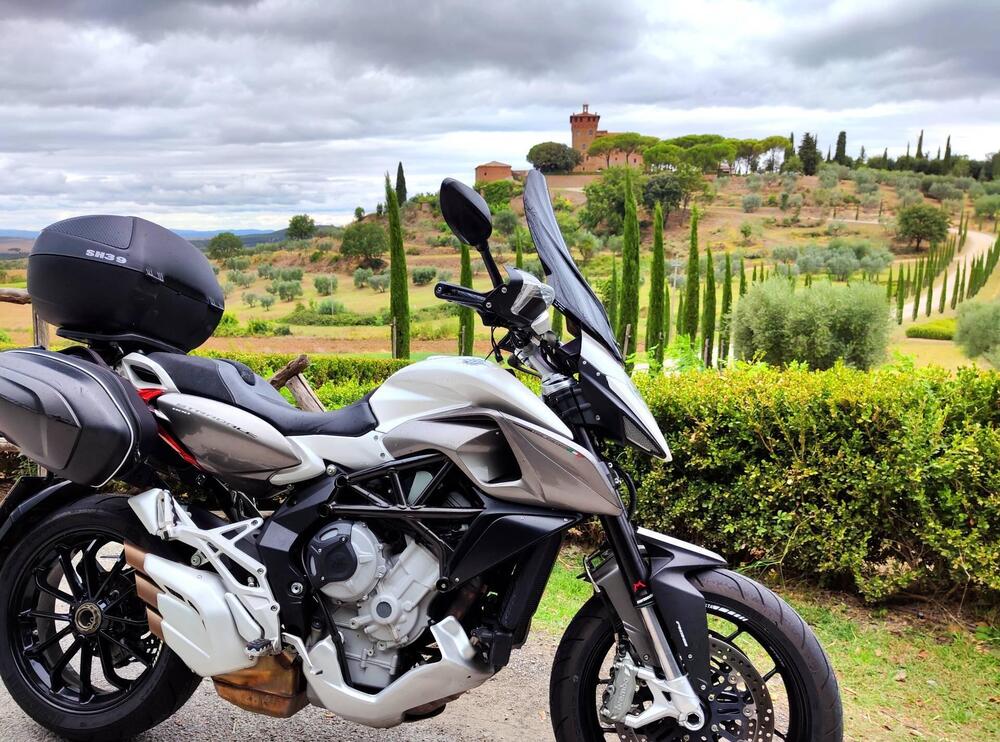 MV Agusta Stradale 800 EAS ABS (2015 - 17) (2)