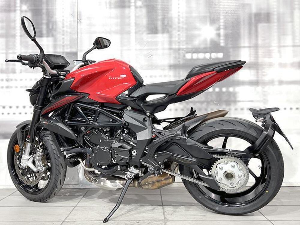 MV Agusta Brutale 800 Rosso (2021 - 23) (2)