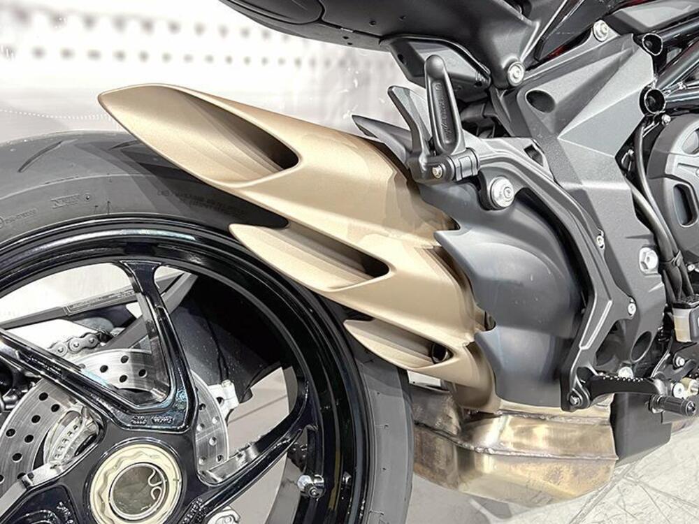 MV Agusta Brutale 800 Rosso (2021 - 23) (3)