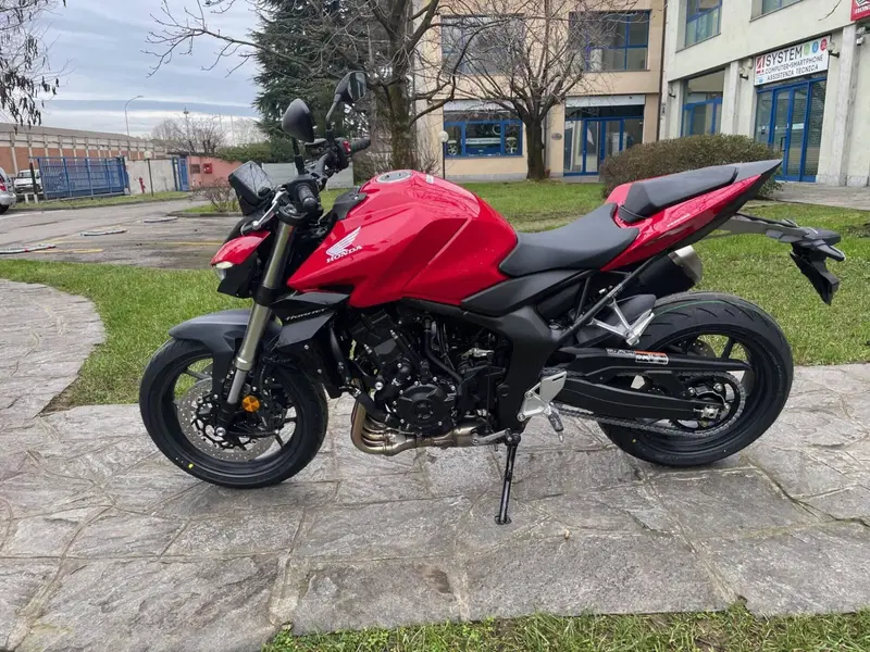 Honda CB 1000 Hornet (2025 - 26) (2)