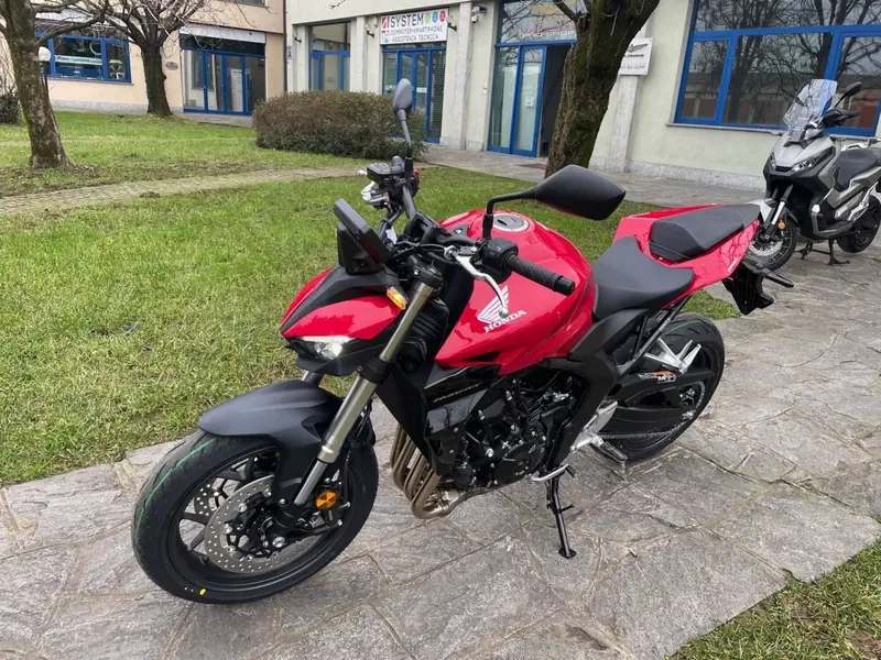 Honda CB 1000 Hornet (2025 - 26) (3)