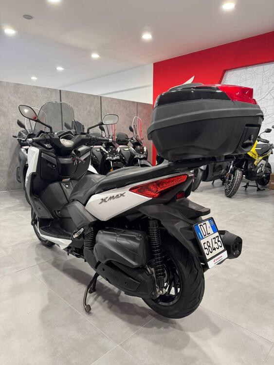 Yamaha X-Max 400 (2013 - 16) (4)