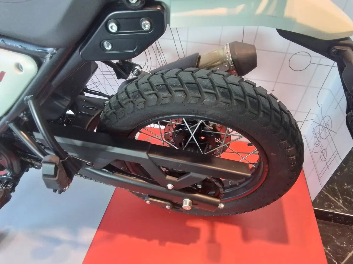 Royal Enfield Scram 411 (2022 - 24) (7)