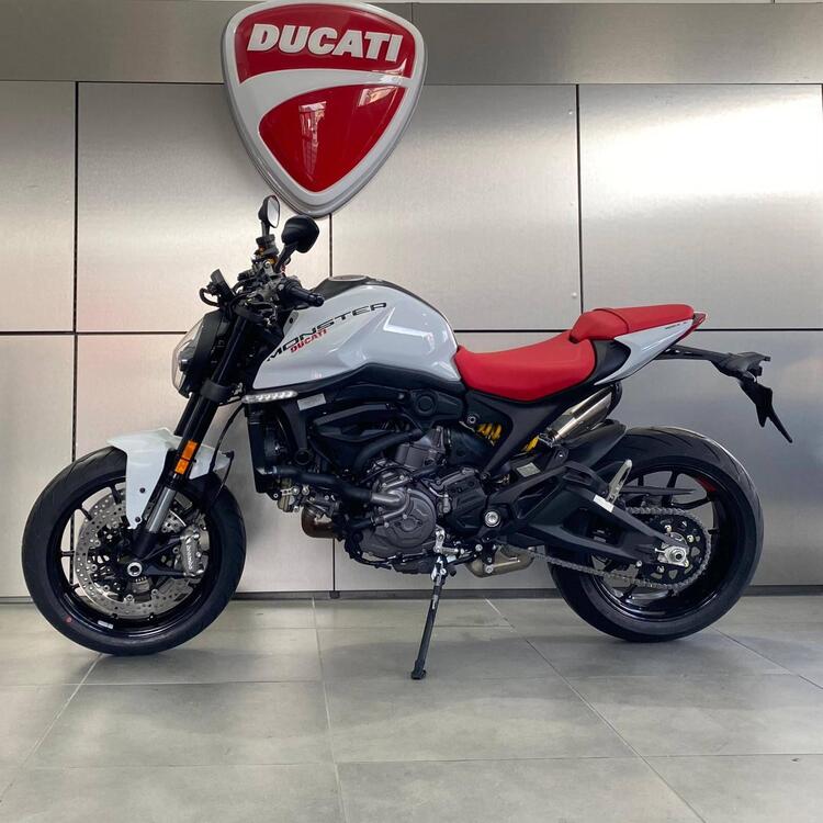 Ducati Monster 937 + (2021 - 25) (3)