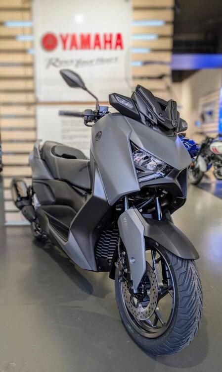 Yamaha X-Max 300 Tech Max (2025) (3)