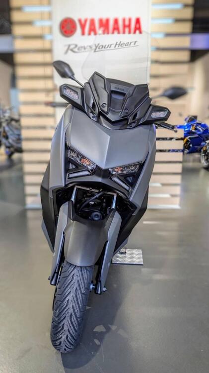 Yamaha X-Max 300 Tech Max (2025) (5)