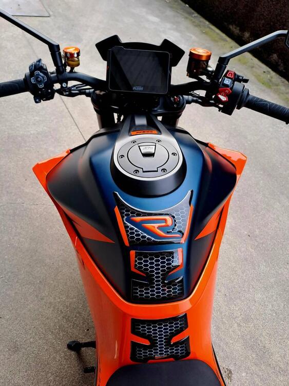 KTM 1290 Super Duke R (2022 - 23) (4)