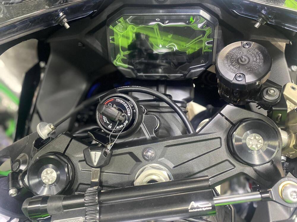 Kawasaki Ninja 1000 ZX-10R (2021 - 25) (4)