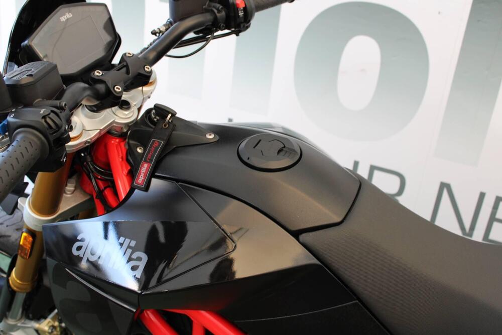 Aprilia Dorsoduro 900 (2017 - 20) (5)