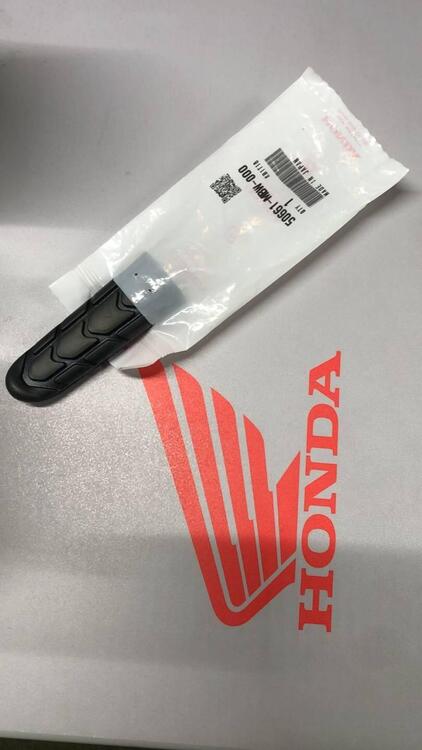 GOMMINO PEDANA ANTERIORE DX/SX PER HONDA CODICE 50