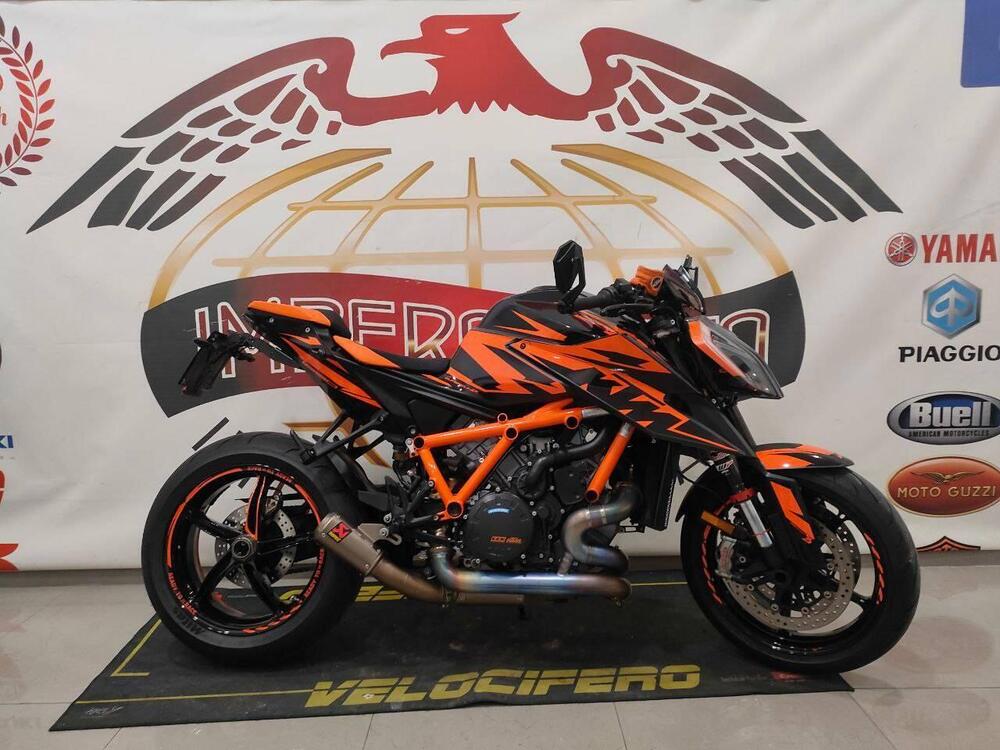 KTM 1290 Super Duke R (2021) (2)