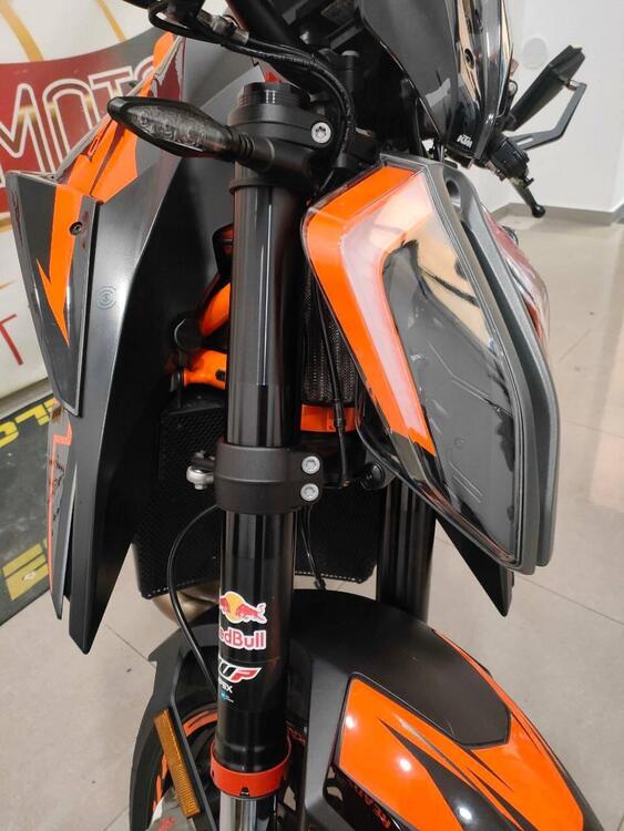 KTM 1290 Super Duke R (2021) (4)