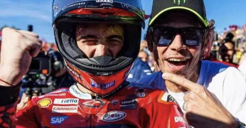 MotoGP 2025. Valentino Rossi: &ldquo;Bagnaia deve divertirsi nei duelli e tentare l&rsquo;impossibile&rdquo;