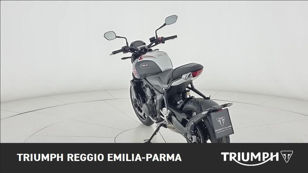 Triumph Trident 660 Triple Tribute Edition (2024 - 25) (3)