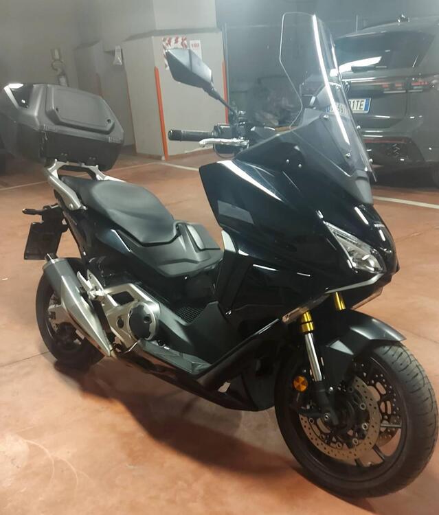 Honda Forza 750 DCT Urban (2021 - 24) (2)