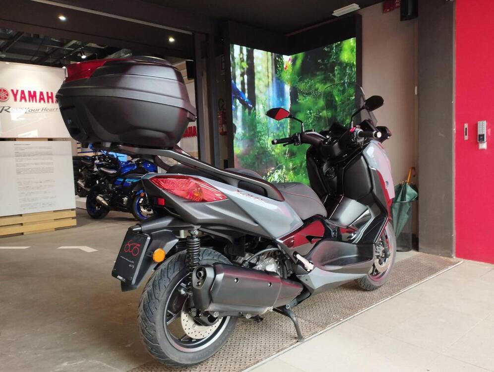 Yamaha X-Max 300 Tech Max (2021 - 24) (2)