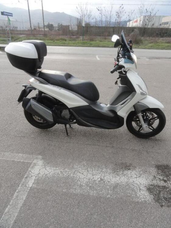 Piaggio Beverly 350 SportTouring ie ABS (2011 - 17) (5)