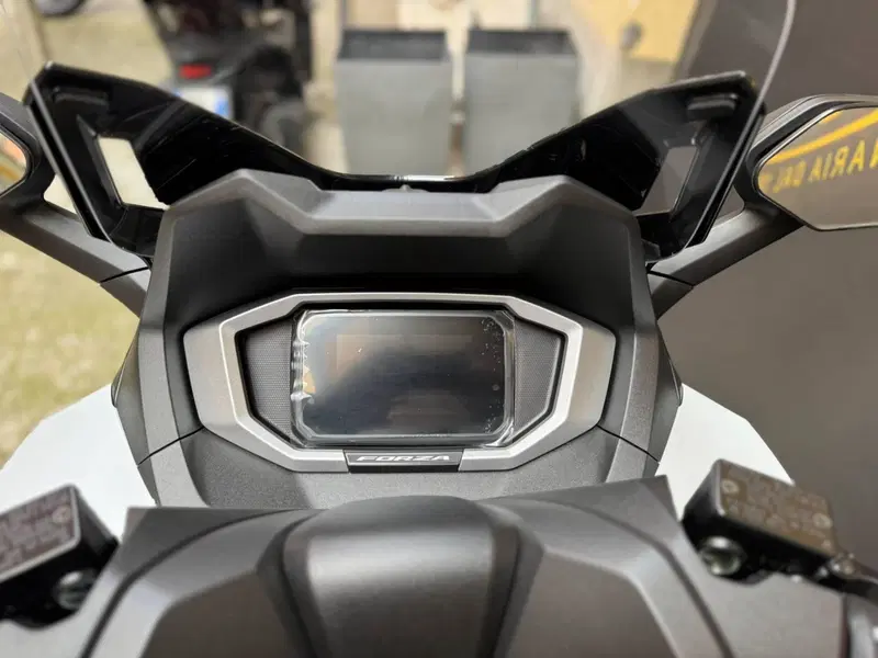 Honda Forza 350 (2025 - 26) (6)