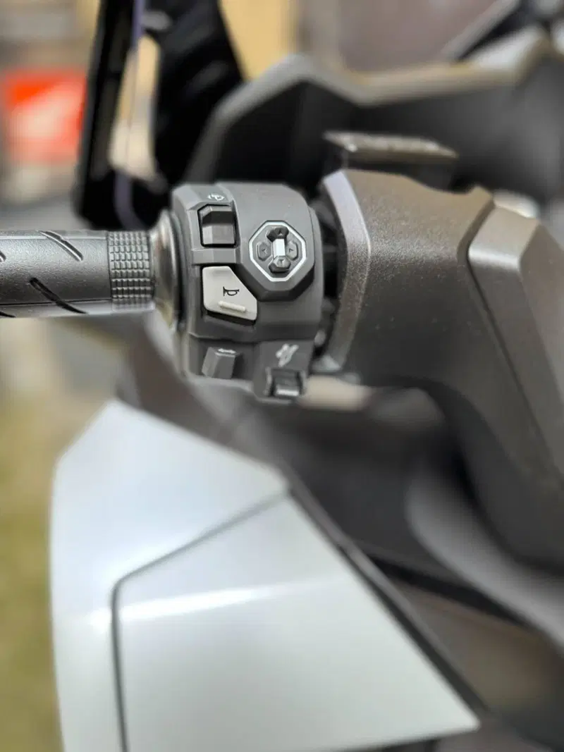 Honda Forza 350 (2025 - 26) (7)