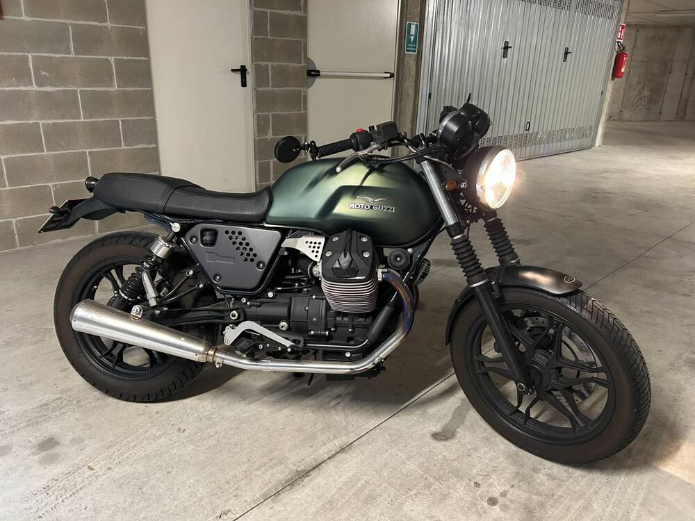 Moto Guzzi V7 Stone (2012 - 15)