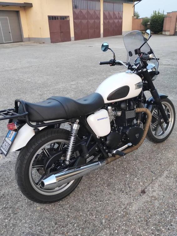 Triumph Bonneville (2007 - 16) (2)