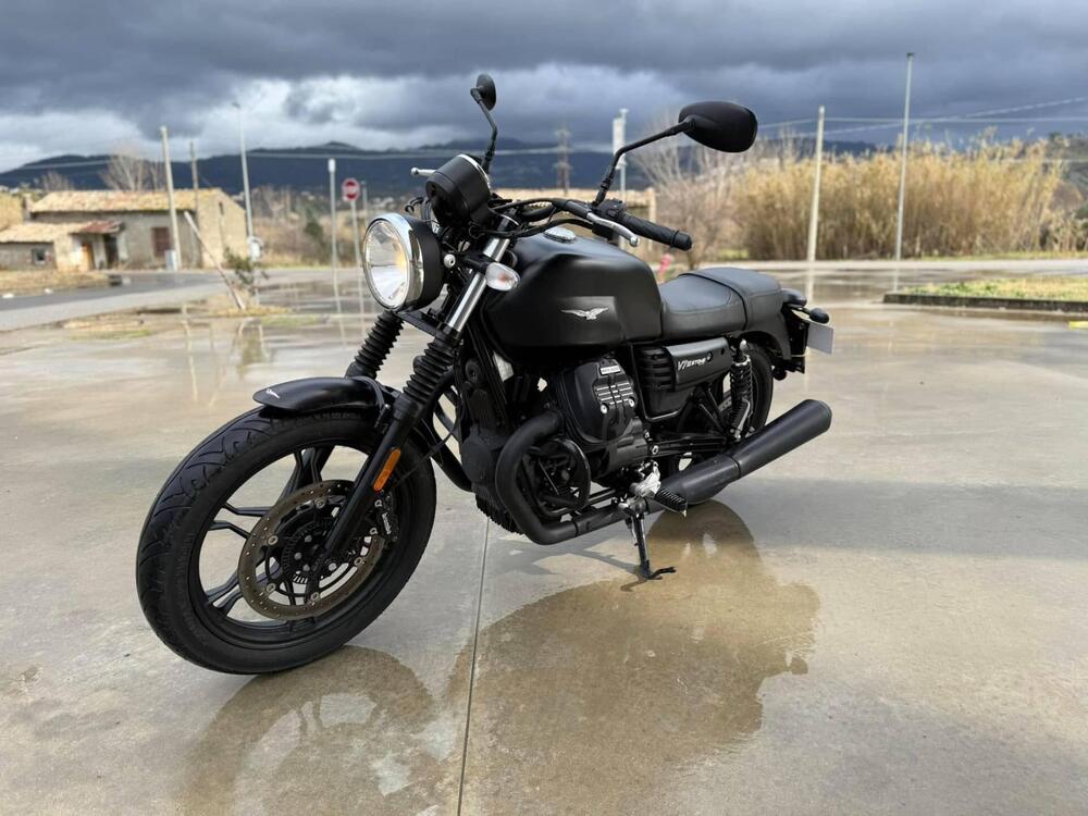 Moto Guzzi V7 III Stone (2017 - 20)