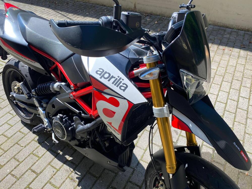 Aprilia Dorsoduro 900 (2017 - 20) (2)