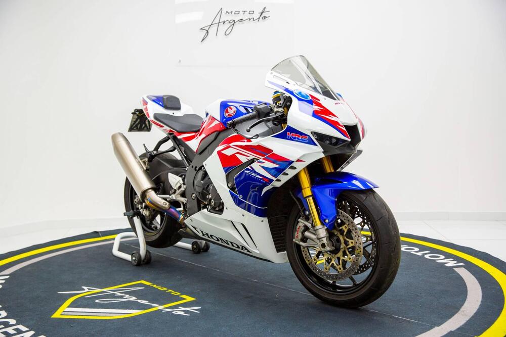 Honda CBR 1000 RR-R Fireblade SP 30th Anniversary (2022 - 23) (2)