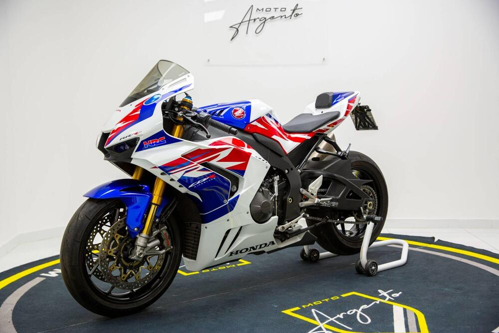 Honda CBR 1000 RR-R Fireblade SP 30th Anniversary (2022 - 23) (3)