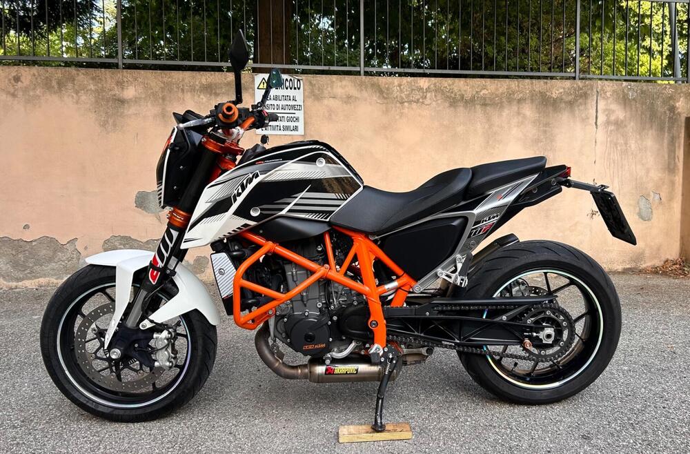 KTM 690 Duke R (2010 - 15) (2)