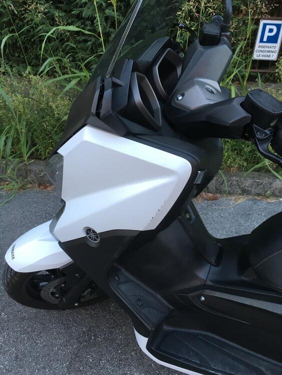 Yamaha X-Max 400 (2013 - 16) (4)