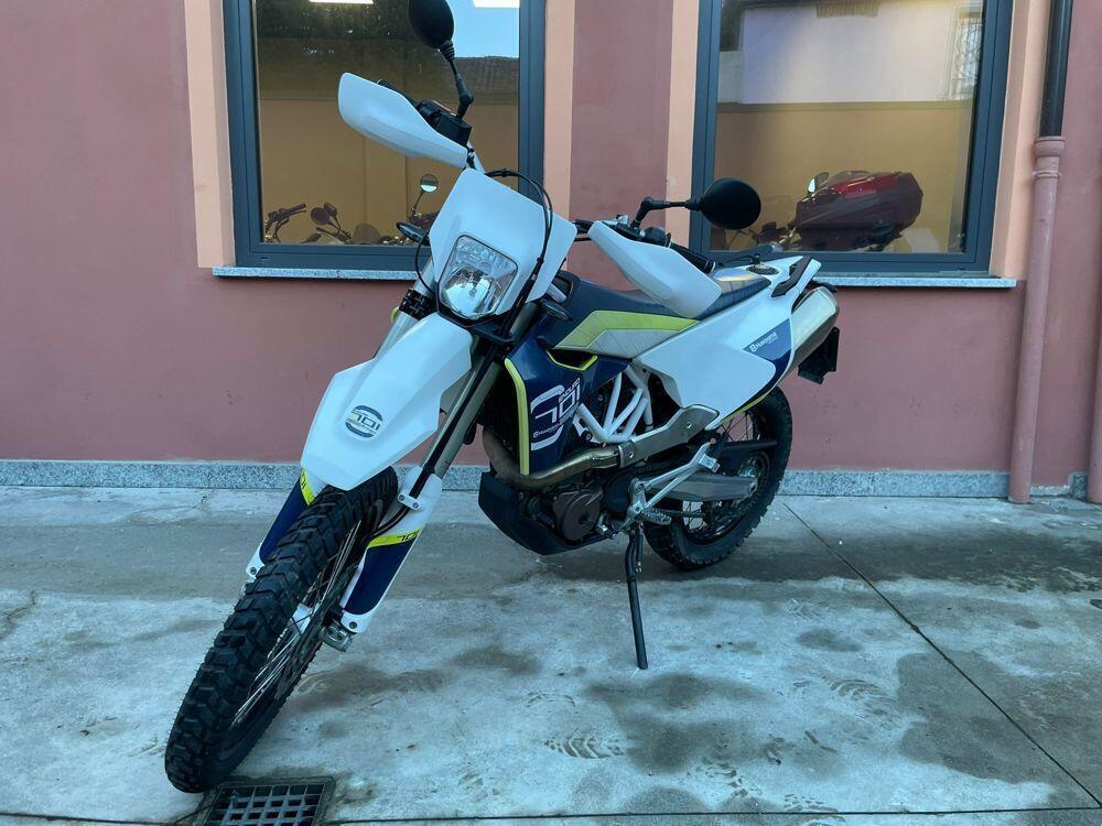 Husqvarna 701 Enduro (2016) (2)