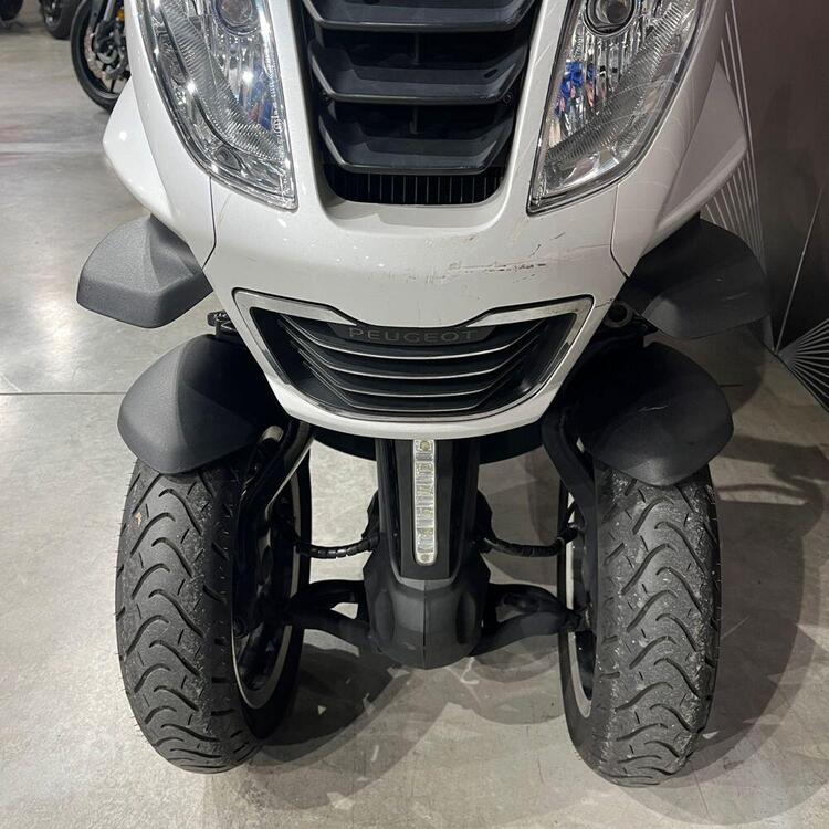 Peugeot Metropolis 400 RS (2014 - 17) (4)