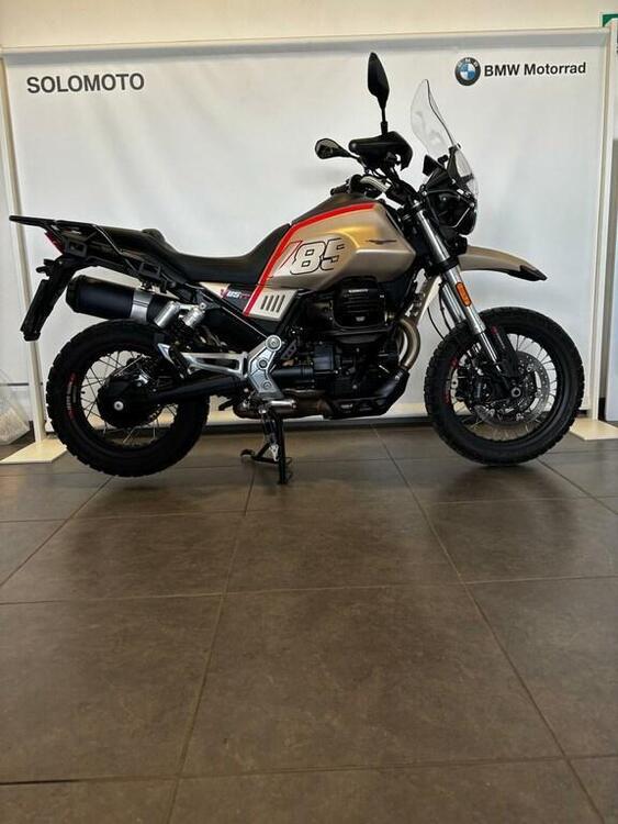 Moto Guzzi V85 TT Travel (2020)